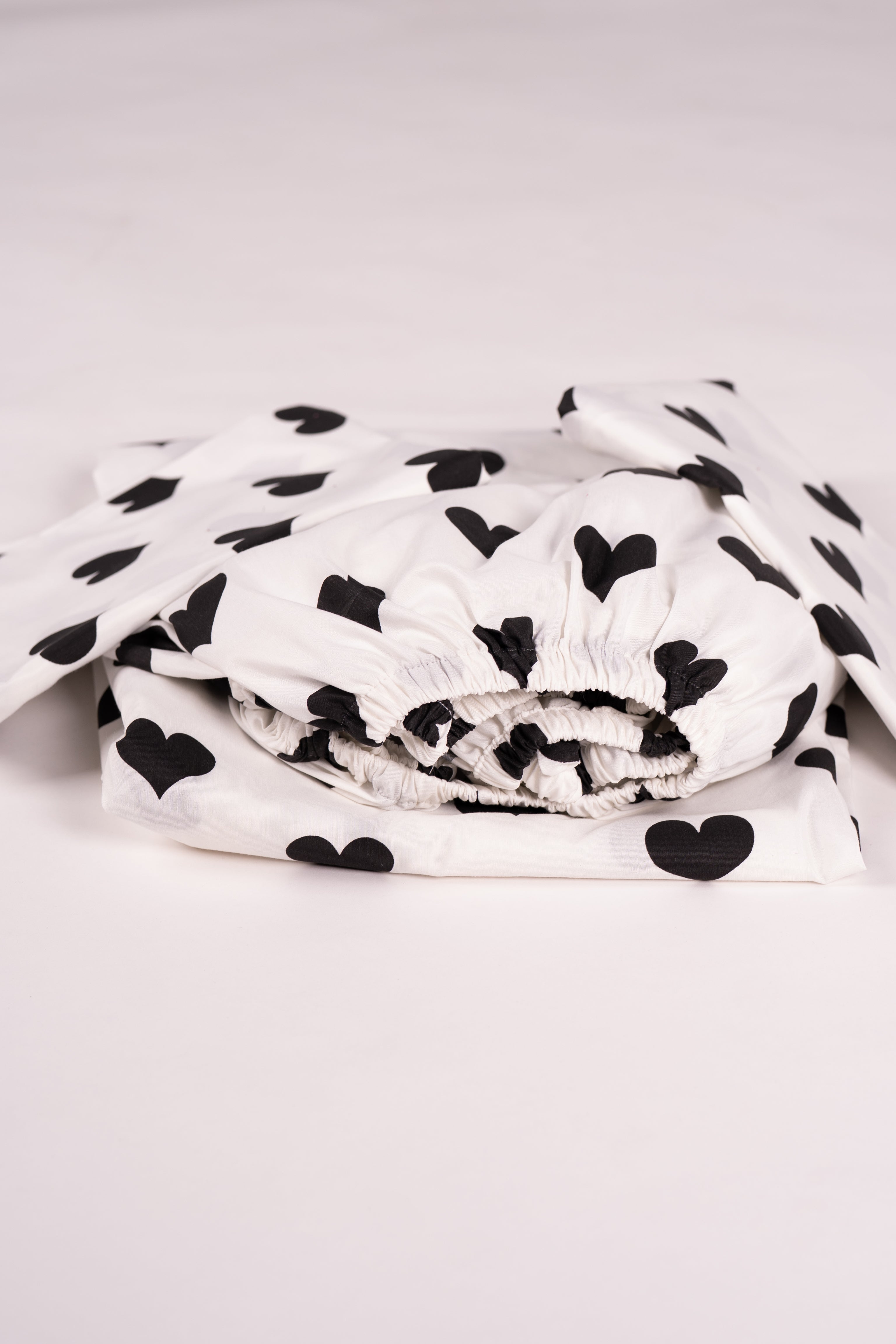 Black Heart Bedsheet with 2 pillow cases.