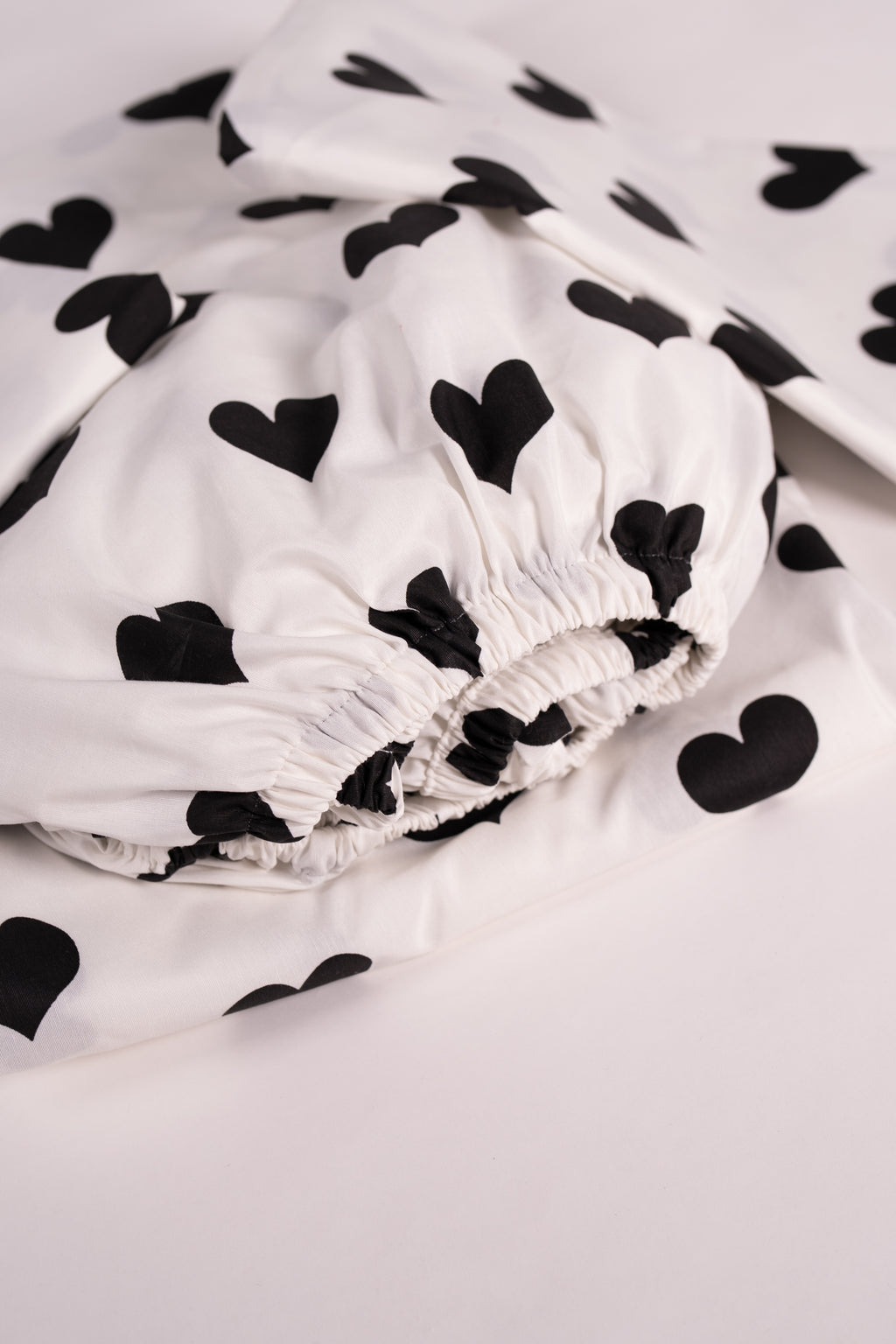 Black Heart Bedsheet with 2 pillow cases.