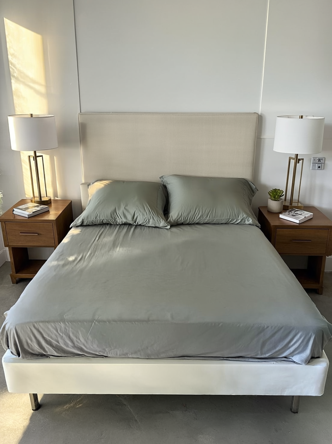 Grey bedsheet + 2 pillowcases