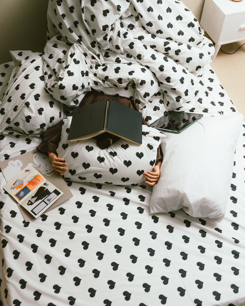 Black Heart Bedsheet with 2 pillow cases.